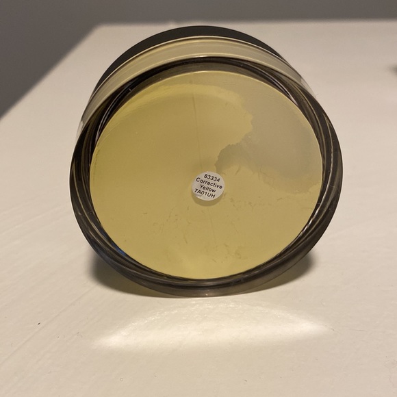 e.l.f. HD Powder Corrective Yellow - Picture 3 of 3